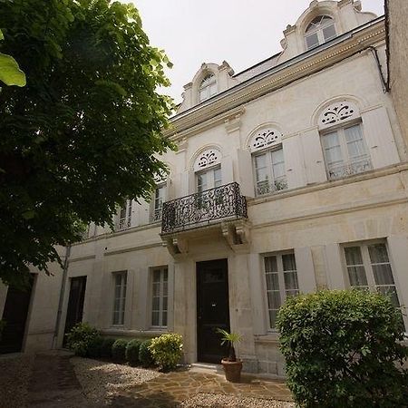 Chambres D'Hotes Les Tilleuls คอญญัก ภายนอก รูปภาพ